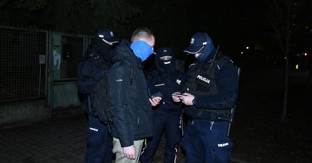 Dużo straszenia, efekt zerowy. Mandatu za wyjście w sylwestra nie dostał nikt