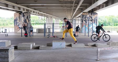 Groźny upadek w skateparku. Koledzy 12-latka poprosili o pomoc