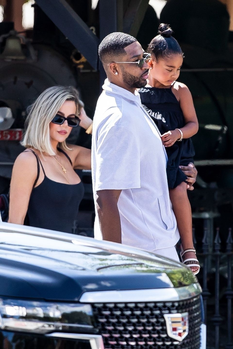 Khloe Kardashian i seryjny zdrajca Tristan Thompson przyłapani na NIEZRĘCZNYM spacerze