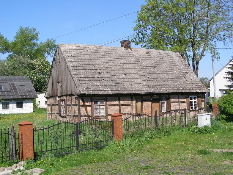 Opuszczony dom we wsi Trutnowy niedaleko Gdańska
