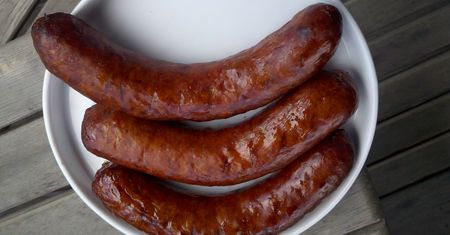 Wędzona kiełbasa wołowo-wieprzowa