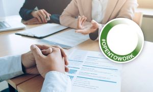 Zwolnienie za ustawienie znaczka na LinkedIn? Oto co mówi polskie prawo