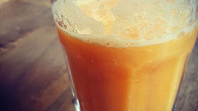 Świeży sok mandarynkowy