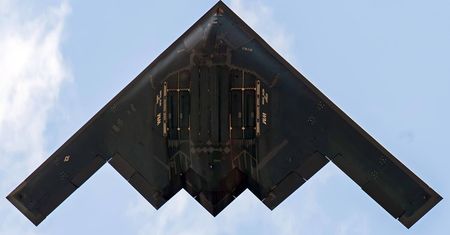 "Niewidzialne" bombowce B-2 nad Europą. Jeden z nich wykonał historyczną misję