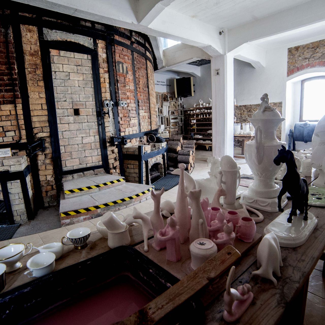 Gwiazdy malują porcelanę w Żywym Muzeum Porcelany w Ćmielowie