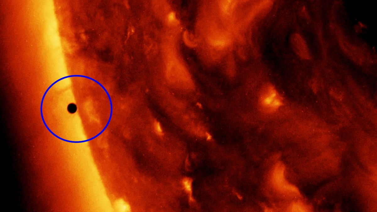 Tranzyt Merkurego. Zdjęcia planety na tle Słońca 1