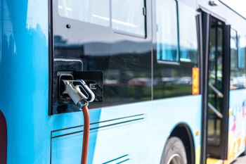 Świnoujście: Miasto będzie miało przegubowy autobus elektryczny. Będzie testowany do końca miesiąca