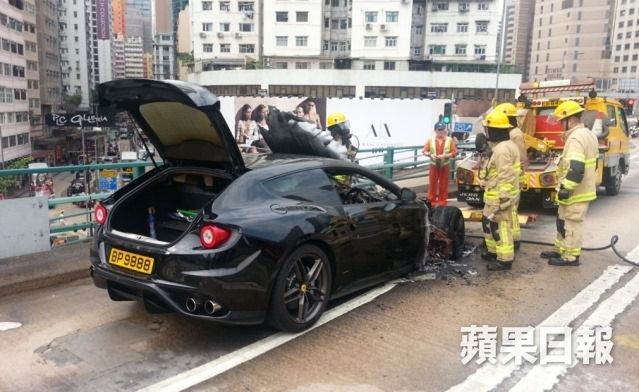 Ferrari FF spalone w Hongkongu