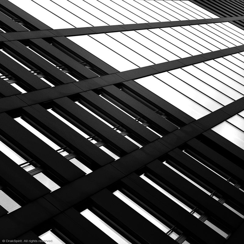 DrakSpirit pokazuje swój świat w mrocznych, geometrycznych fotografiach 10