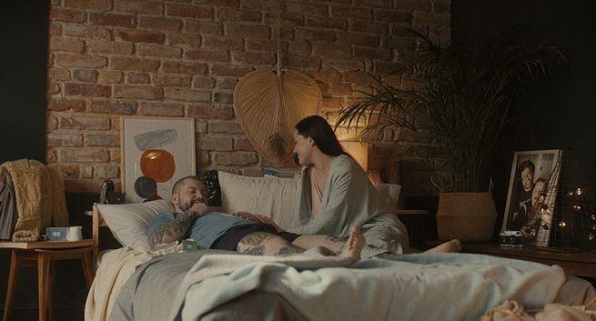 Durex namawia do spędzenia Walentynek w łóżku (wideo)