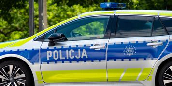 Poranna akcja na plaży. W namiocie znaleziono ciało mężczyzny