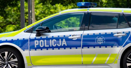 Poranna akcja na plaży. W namiocie znaleziono ciało mężczyzny