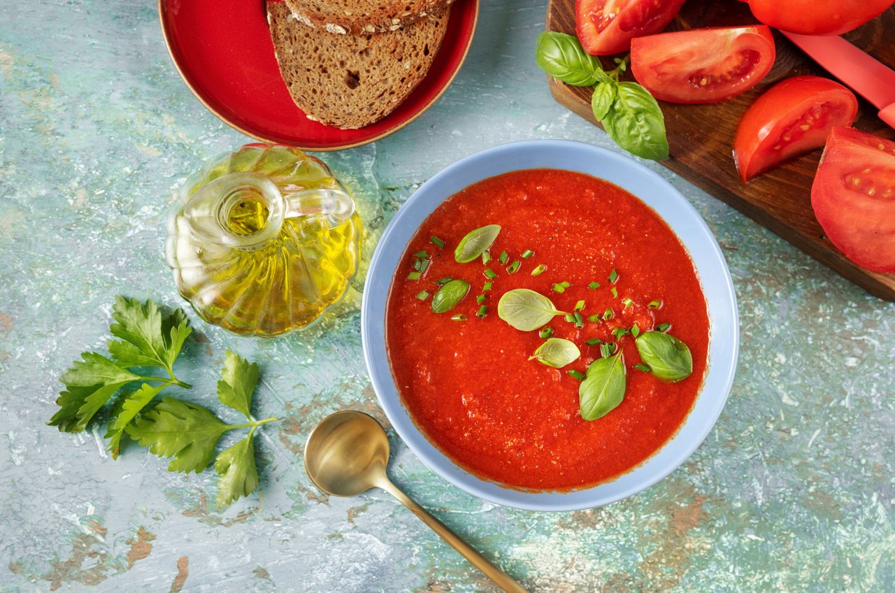 Zupa krem z pomidorów – klasyczna i aromatyczna