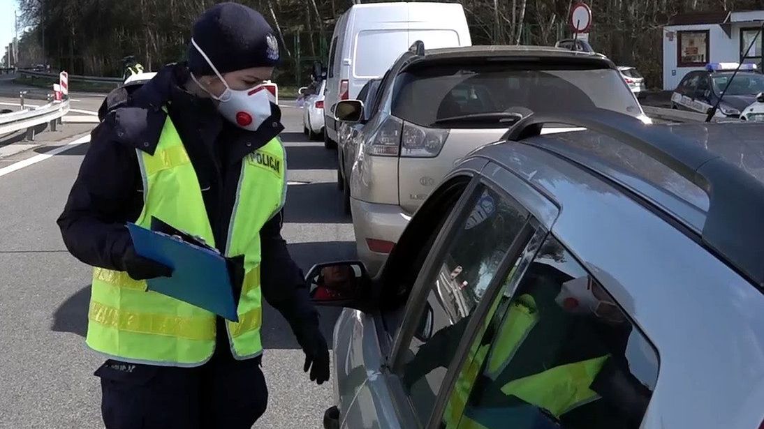 Maseczki będą nieodłącznym elementem majówkowej akcji policji.