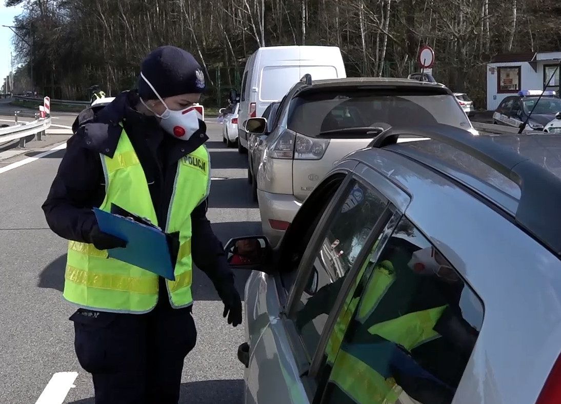 Rusza majówkowa akcja policji. Mandaty nie tylko za prędkość, ale i za brak maseczki