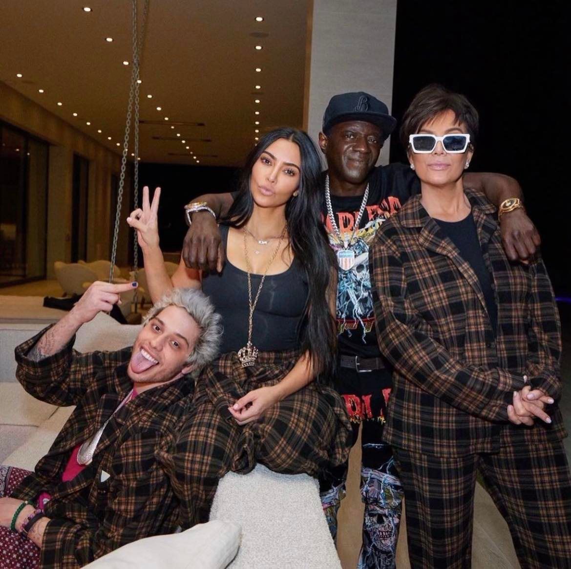 Pete Davidson spędził 28. urodziny z Kim Kardashian i jej matką