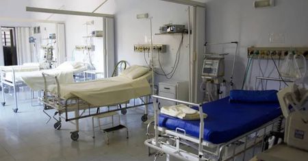 Śmierć pacjenta we Wrocławiu. Prokuratura o "nieprawdziwych" informacjach