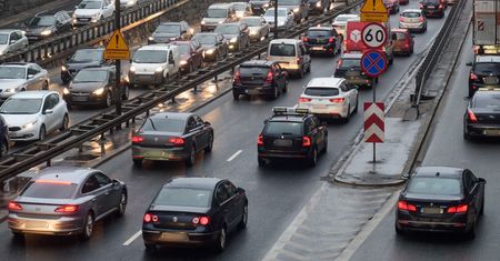 Spadek sprzedaży samochodów przez koronawirusa. Europa odczuje go mocniej niż reszta świata