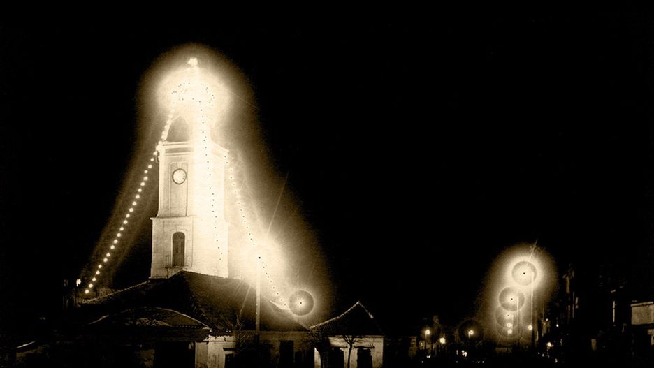 Białystok ok. 1930 r. Oświetlenie wieży Ratusza na Rynku Kościuszki