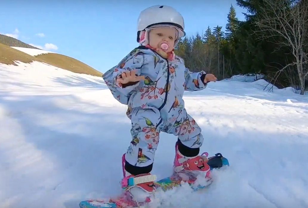 Najmłodsza snowboardzistka świata. Ma zaledwie rok