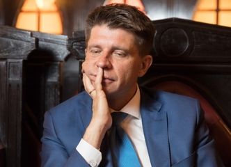 Petru ZREZYGNOWAŁ z funkcji przewodniczącego klubu Nowoczesnej!