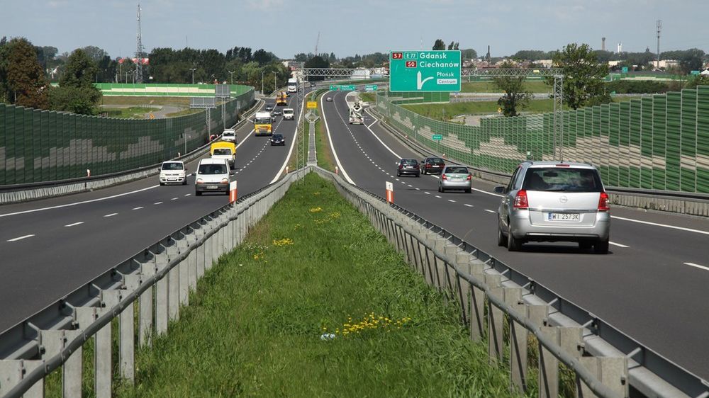 System, który miał objąć opłatami na państwowych autostradach także kierowców osobowych, jednak nie zostanie uruchomiony jesienią.