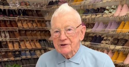Pan Józef ma 95 lat i prowadzi sklep. "Na emeryturę pójdę po setce"
