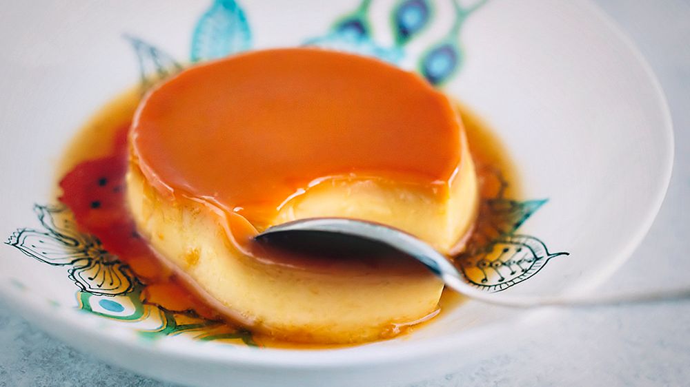 Flan z karmelowym sosem angielskim w proszku - przygotowany z mlekiem pełnotłustym