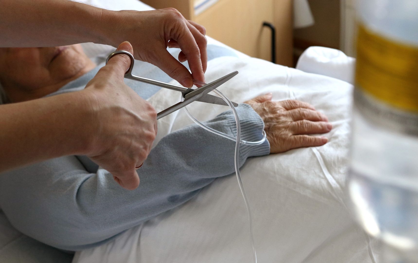 Terapia za 6 tys. zł i "wskaźnik 130". Sprawdziliśmy, jak leczą samozwańczy specjaliści