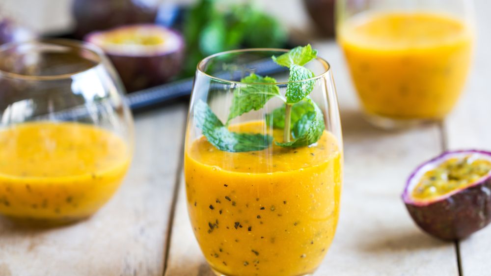 Świeży sok z żółtej marakui