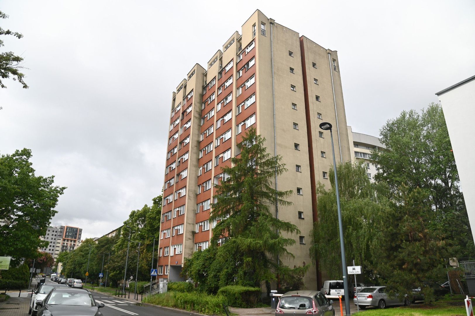 Budynek powstał z myślą o samotnych pracownikach Politechniki Warszawskiej.