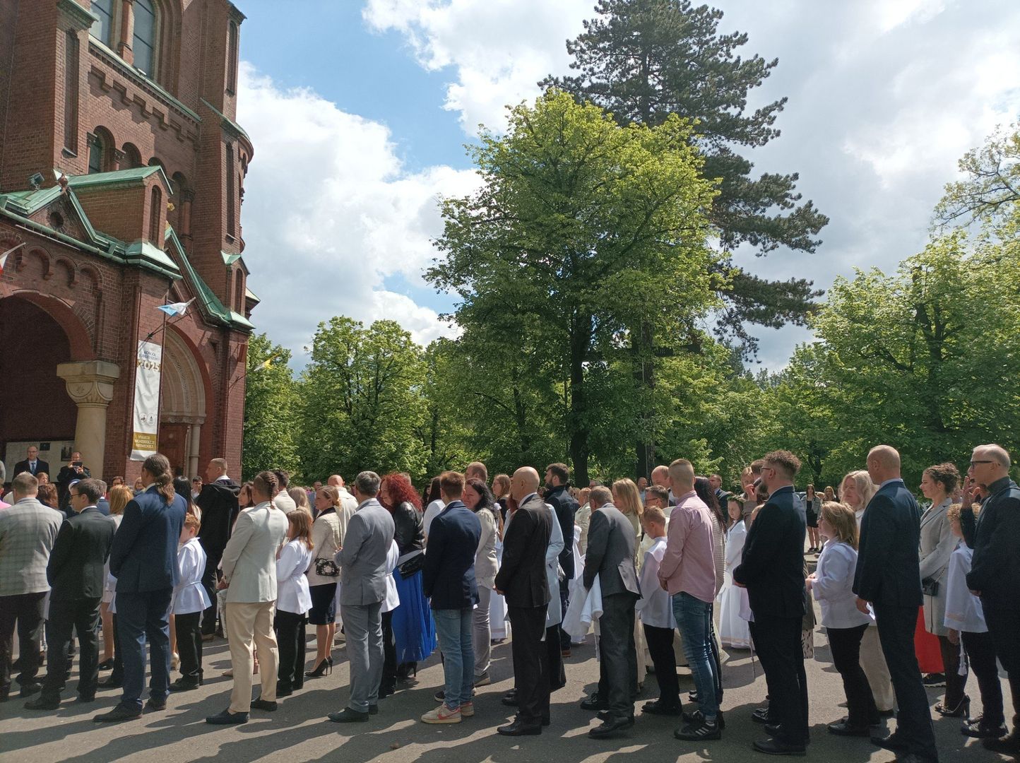 Uroczystość I Komunii Św. w parafii pw. św. Ludwika Króla i Wniebowzięcia NMP w Katowicach, 11.05.2025.