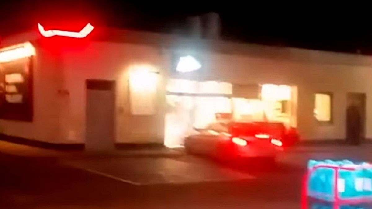 Rymań. Kierująca BMW zdemolowała stację paliw