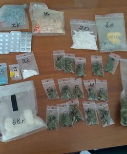 Warszawa. Policja zabezpieczyła znaczną ilość narkotyków. Zatrzymano dwie osoby
