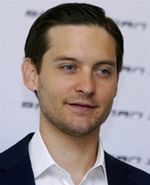 Tobey Maguire w łóżku z Leonardo DiCaprio