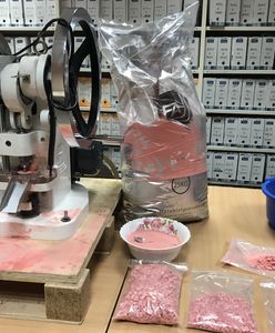 Francuska policja chwaliła się przejęciem ecstasy. Okazało się, że to żelki