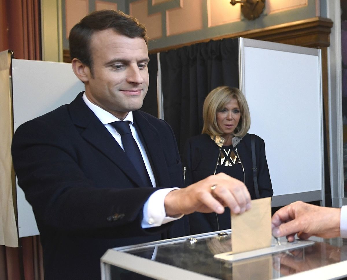 Kim jest Emmanuel Macron?