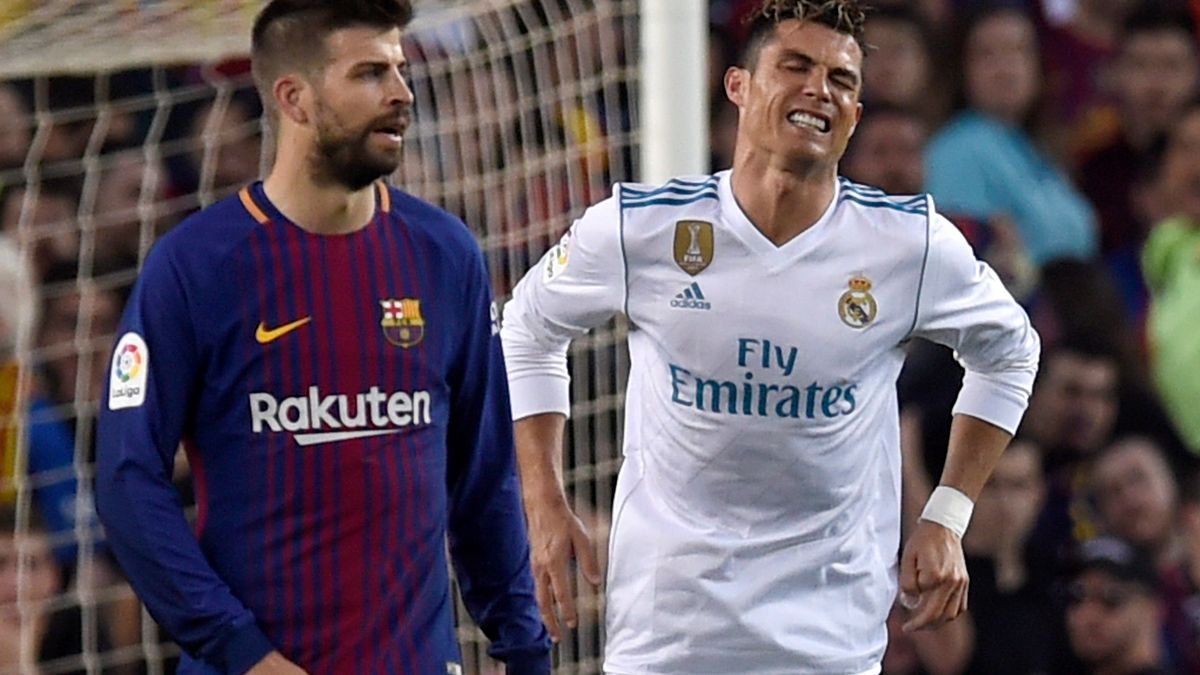Cristiano Ronaldo z grymasem bólu na twarzy tuż po strzelonym golu Barcelonie
