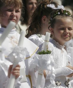 Komunia spędza rodzicom sen z powiek. "Nie chcę, żeby myślała o piniatach"