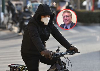 "Są wykończeni". Lekarze zauważyli nowy objaw COVID-19