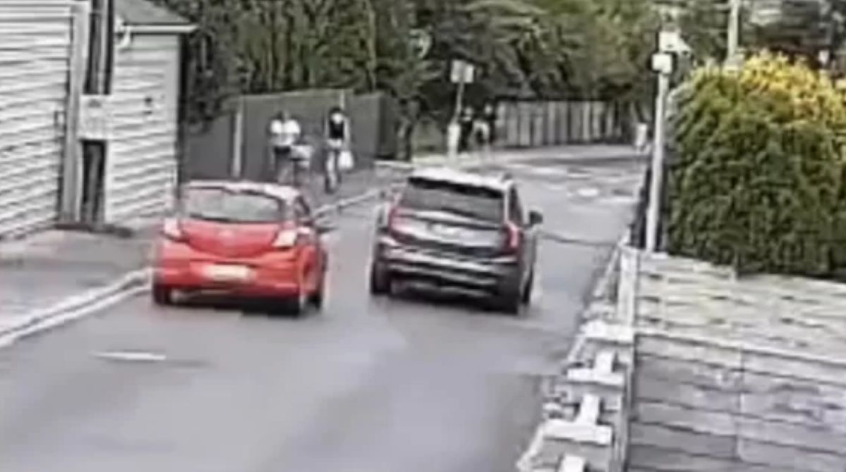 Ostrów Wielkopolski: 20-latek jechał pod prąd i wyprzedzał na pasach