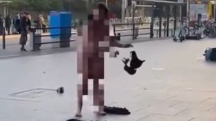 Nagle zaczęła się rozbierać. Sceny we Wrocławiu. Głos z policji
