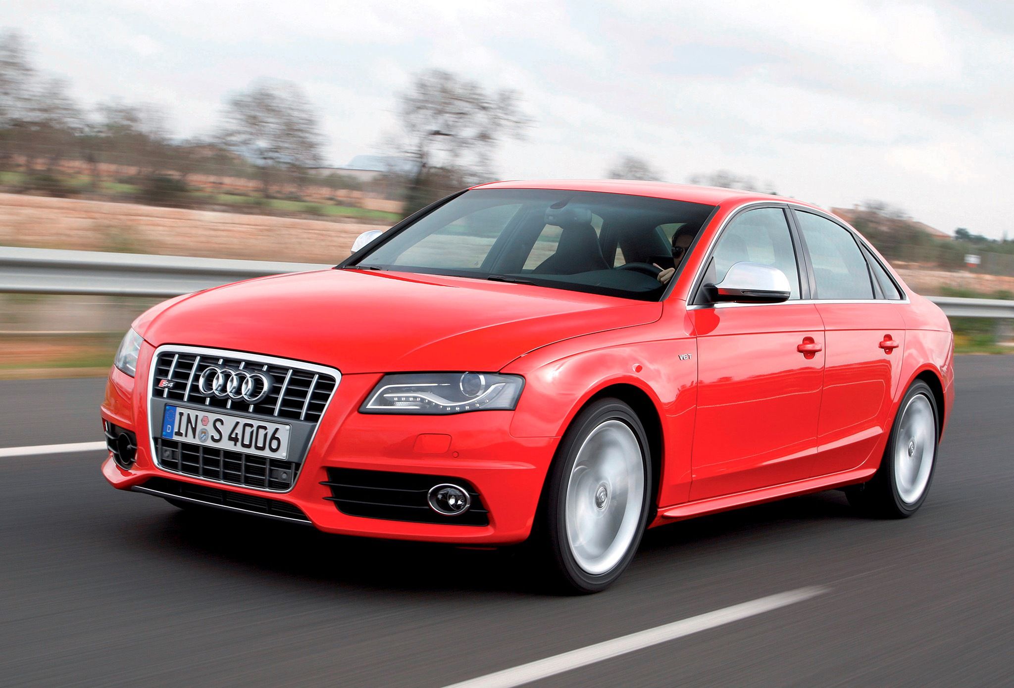 Moim zdaniem faworytem jest tu Audi S4