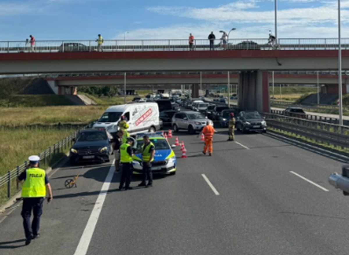 Wypadek na S8. Kobieta wyszła z auta. Nie żyje