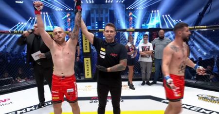 Dziennikarz wszedł do klatki. "Werdykt zrobiony pod zasięgi"