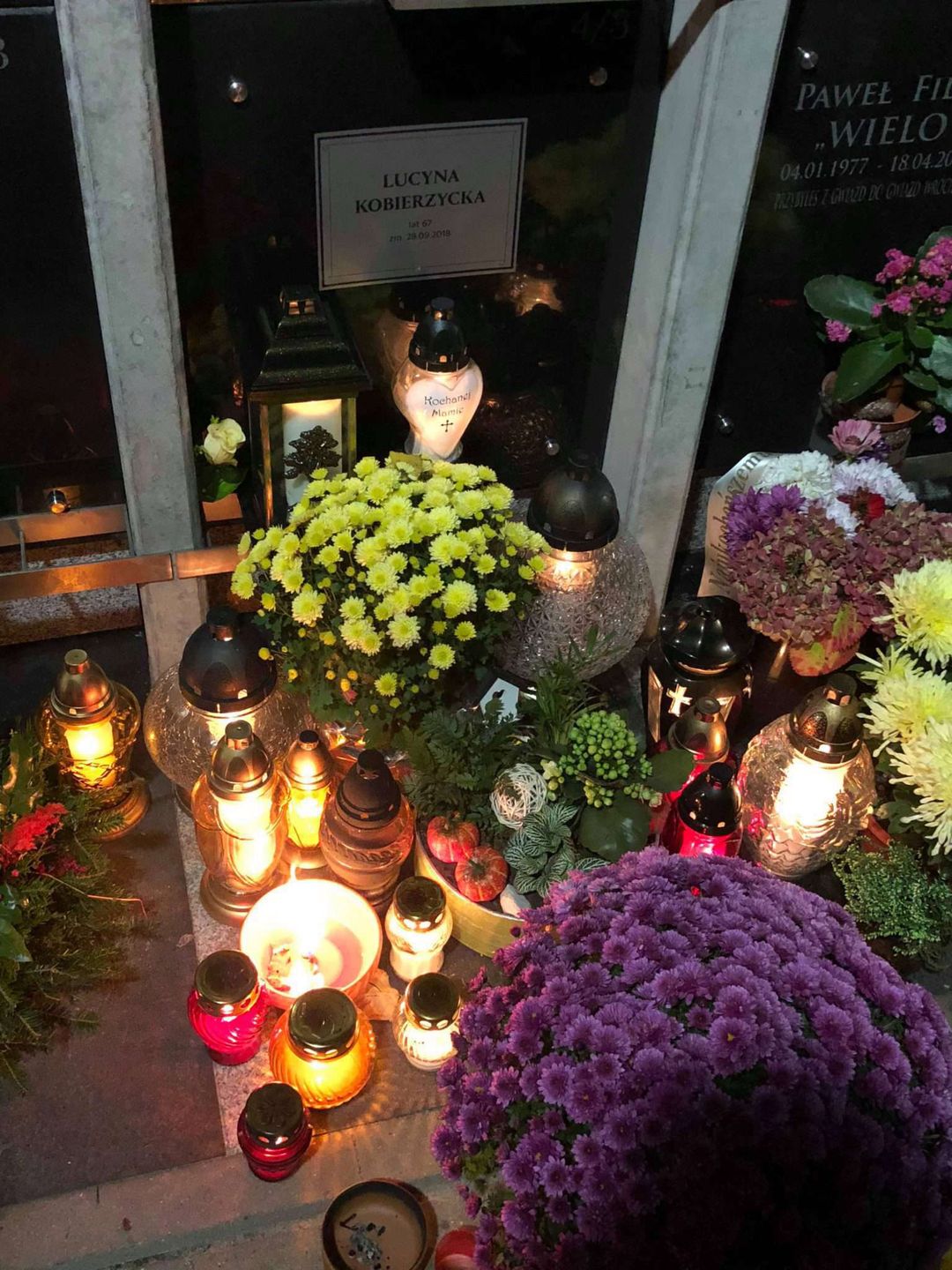 Grób Lucyny Kobierzyckiej (agentka gwiazd) – 1 listopada
