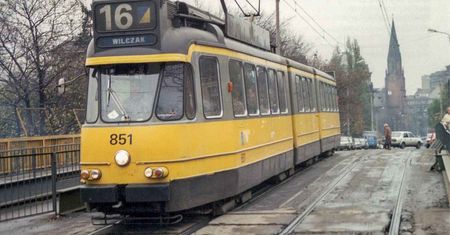 Na czas dostawy wagonów, zablokowano ruch. 32 lata temu do Poznania dotarły “Holendry”