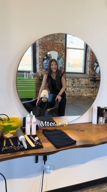 Mama-fryzjerka zrobiła 8-miesięcznej córce doczepy