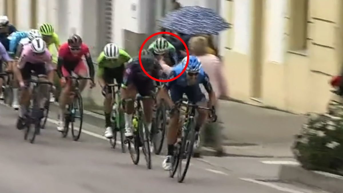 Kibic doprowadził do wypadku na wyścigu