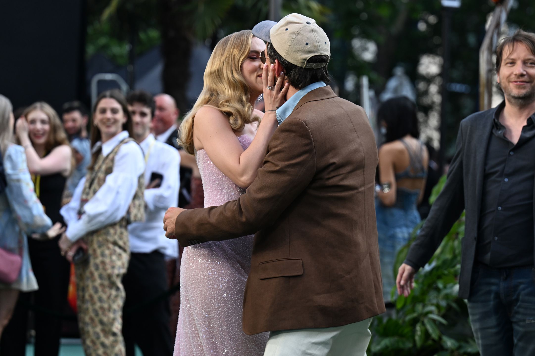  Scarlett Johansson i Jonathan Bailey
